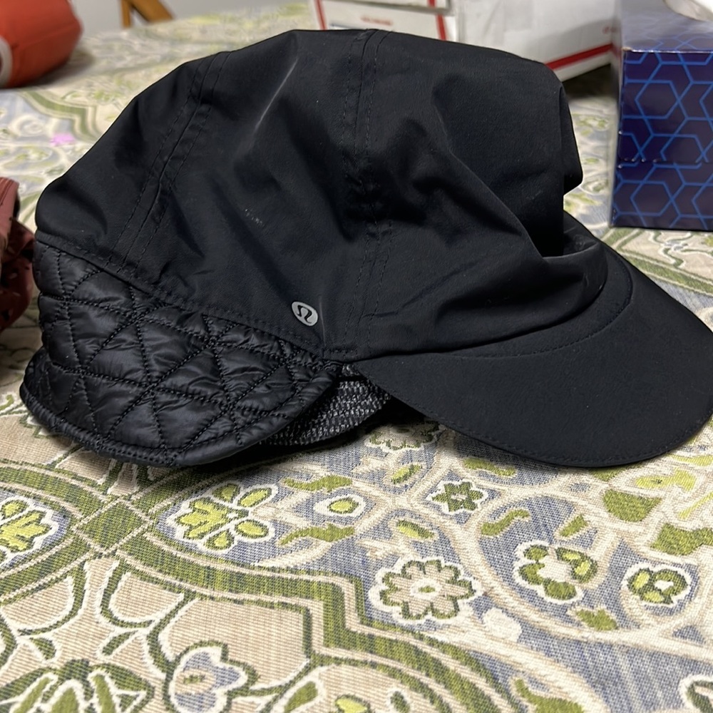 Lululemon Down for the run hat